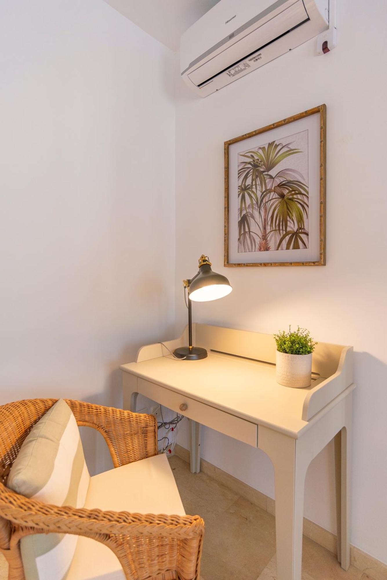Apartment & Pool In Malaga City Center 外观 照片