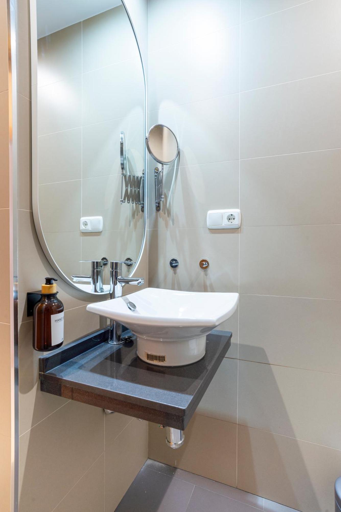 Apartment & Pool In Malaga City Center 外观 照片